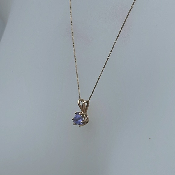 14kt Yellow Gold Tanzanite Triangle pendant and necklace - Picture 8 of 14